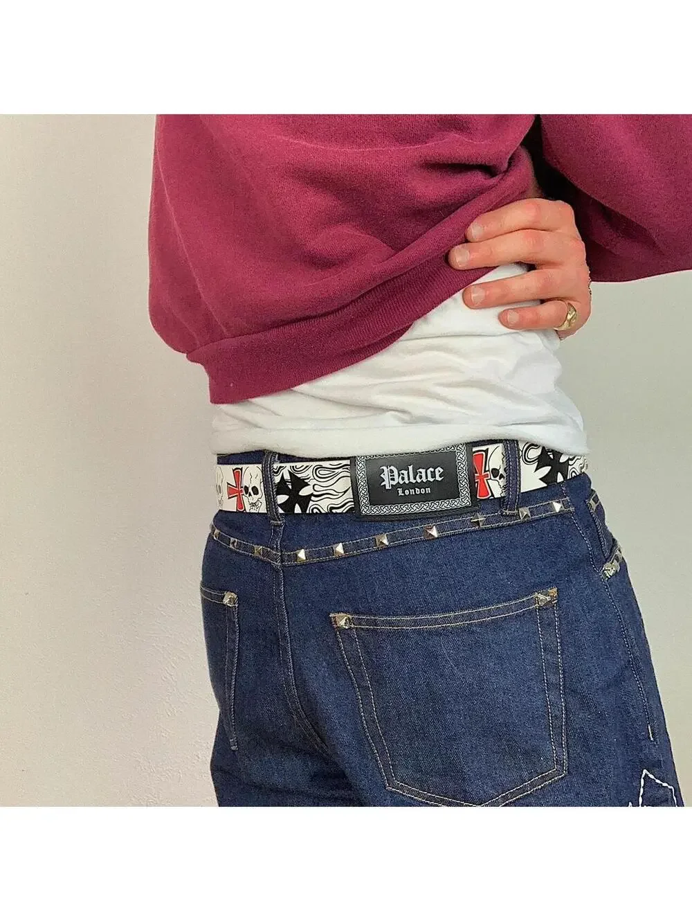 Vintage Y2k 2000s style skull grunge emo white and silver belt. Fits a 33.5-39